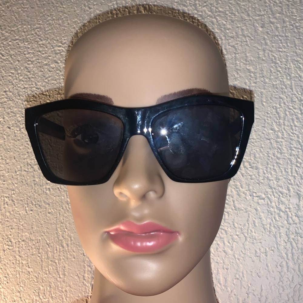 BUNDLE ME H&M BRAND SUNGLASSES 🔥